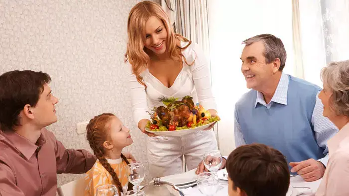 ארוחה משפחתית ארוחה משפחתית