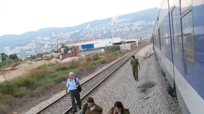 נוסעים משתלטים על הרכבת בעקבות שיבושים בתנועת הרכבות בעקבות מחאת עובדי הרכבת, ספטמבר 2011 נוסעים משתלטים על הרכבת בעקבות שיבושים בתנועת הרכבות בעקבות מחאת עובדי הרכבת, ספטמבר 2011