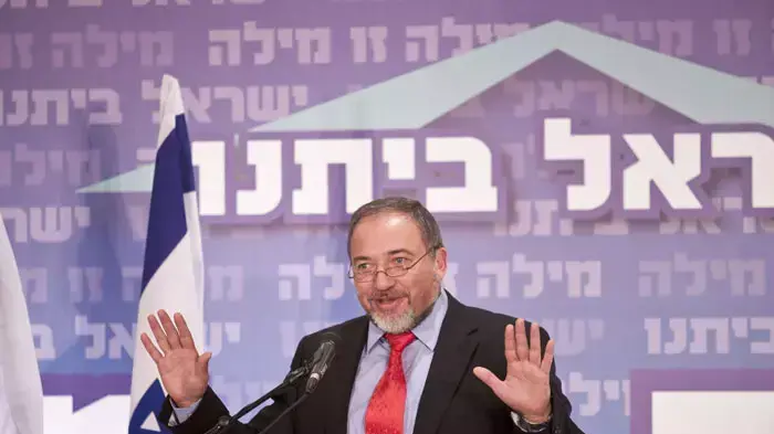 אביגדור ליברמן- הרמת כוסית ישראל ביתנו, ספטמבר 2011 אביגדור ליברמן- הרמת כוסית ישראל ביתנו, ספטמבר 2011