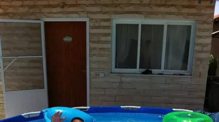 שגיא גמליאל, הנאשם בדריסתו של שמואל רוטשטיין ז"ל,חוגג במעצר הבית, ספטמבר 2011 שגיא גמליאל, הנאשם בדריסתו של שמואל רוטשטיין ז"ל,חוגג במעצר הבית, ספטמבר 2011