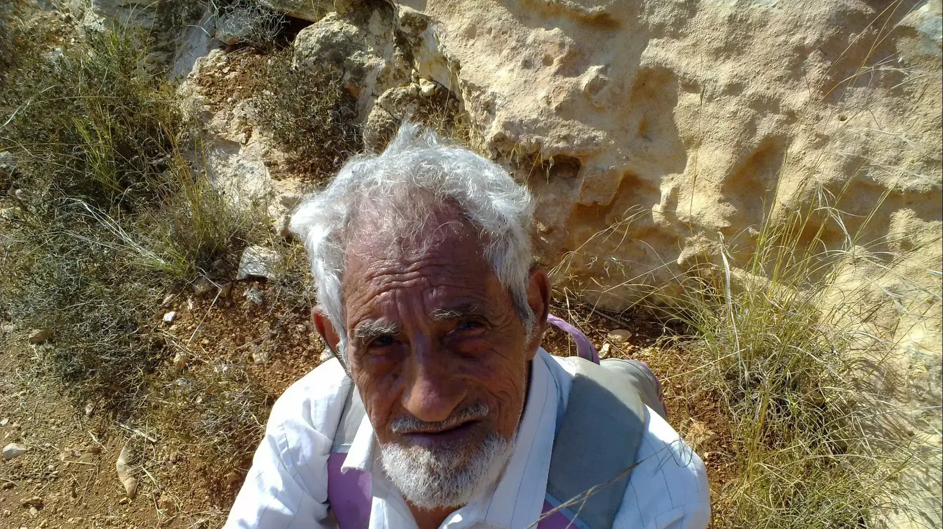 פלסטיני שניסה להכין קפה גרם לשריפה סמוך להתנחלות עלי, אוקטובר 2011 פלסטיני שניסה להכין קפה גרם לשריפה סמוך להתנחלות עלי, אוקטובר 2011