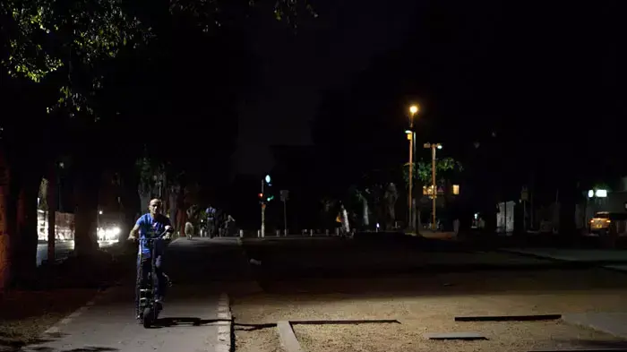 שדרת רוטשילד ריקה אחרי פינוי האוהלים בצהריים, ספטמבר 2011 שדרת רוטשילד ריקה אחרי פינוי האוהלים בצהריים, ספטמבר 2011