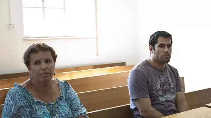 הקראת כתב האישום נגד דניאל מעוז, הנאשם ברצח הוריו, אוקטובר 2011