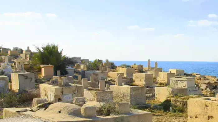 תמונות המעידות כי הקברים שחוללו ביפו לא חוללו בערב יום כיפור