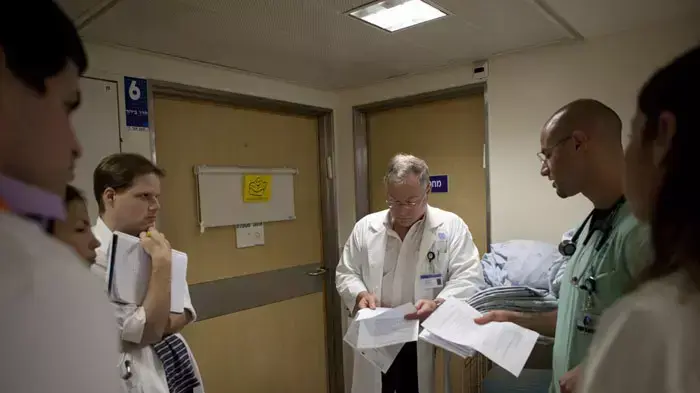 רופאים באיכילוב: "זה כמו מלחמה, לא נחזיק מעמד"