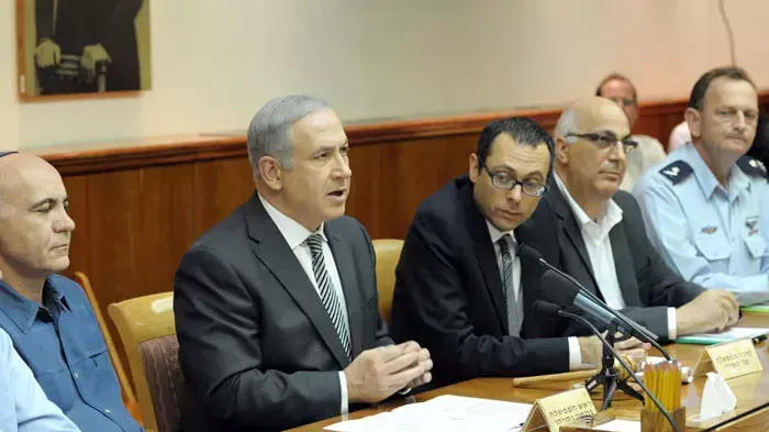ראש הממשלה בנימין נתניהו בפתח ישיבת הממשלה בנושא שיחרור גלעד שליט, אוקטובר ראש הממשלה בנימין נתניהו בפתח ישיבת הממשלה בנושא שיחרור גלעד שליט, אוקטובר