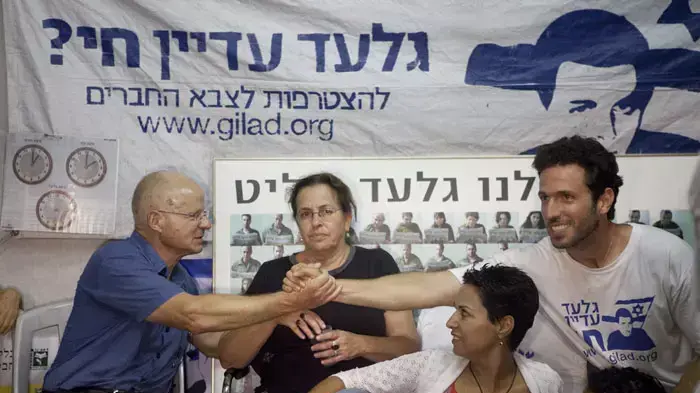 מאהל שליט בעת סגירת עסקת שליט, אוקטובר 2011