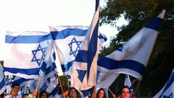 הכנות במצפה הילה לקראת הגעתם של משפחת שליט, אוקטובר 2011