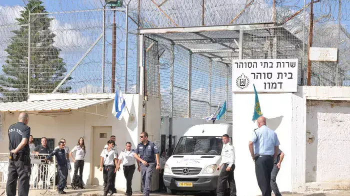 אסירים המיועדים להתשחרר במסגרת עסקת שליט מובלים מכלא דמון, אוקטובר 2011