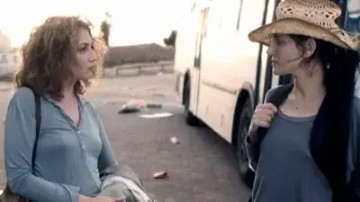 מתוך הסרט "לא רואים עלייך"