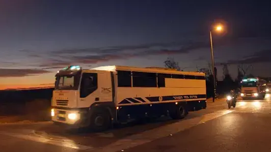 אסירים מובלים מכלא קציעות , ישוחררו במסגרת עסקת שליט, אוקטובר 2011 אסירים מובלים מכלא קציעות , ישוחררו במסגרת עסקת שליט, אוקטובר 2011