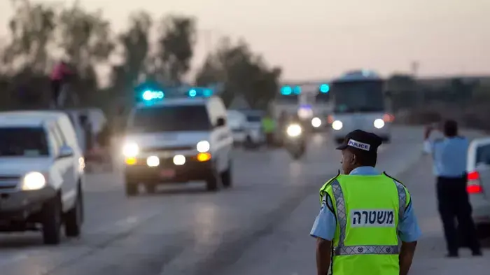אסירים מובלים מכלא קציעות , ישוחררו במסגרת עסקת שליט, אוקטובר 2011 אסירים מובלים מכלא קציעות , ישוחררו במסגרת עסקת שליט, אוקטובר 2011