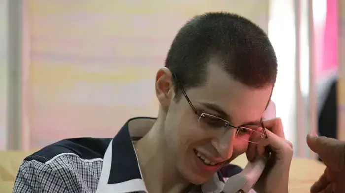 גלעד שליט משוחח עם הוריו, אוקטובר 2011 גלעד שליט משוחח עם הוריו, אוקטובר 2011