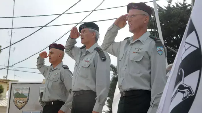 טקס חילופי מפקד אוגדת יהודה ושומרון בראשות מפקד פיקוד מרכז, אלוף אבי מזרחי, במפקדת אוגדת יהודה ושומרון, בבית- אל, אוקטובר 2011\