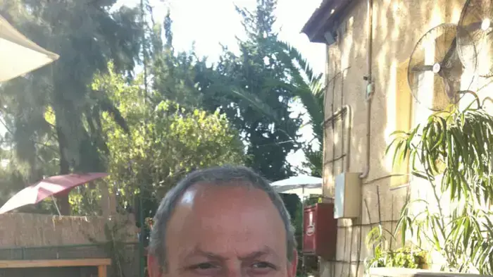 יונתן שם אור יונתן שם אור
