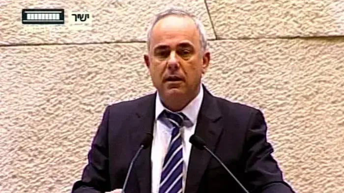 מופז: נתניהו מפחד ופועל בדרכים חשוכות 