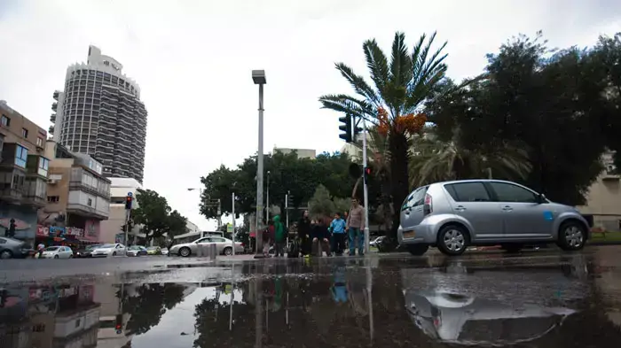 גשם ראשון בתל אביב, נובמבר 2011 גשם ראשון בתל אביב, נובמבר 2011