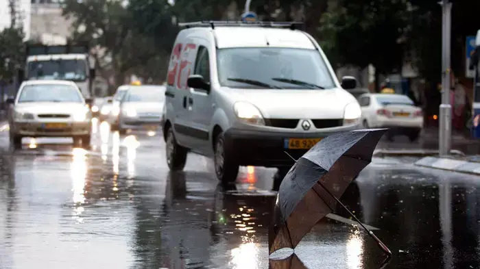 גשם ראשון בתל אביב, נובמבר 2011 גשם ראשון בתל אביב, נובמבר 2011
