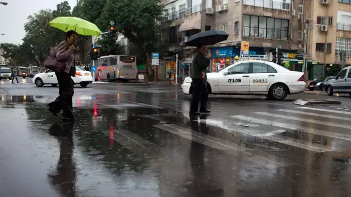 גשם ראשון בתל אביב, נובמבר 2011 גשם ראשון בתל אביב, נובמבר 2011