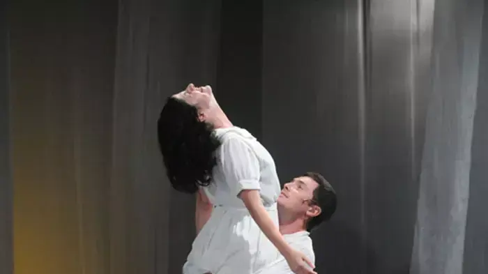 יונה ונער יונה ונער