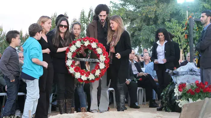 הלוויתו של אלי הורוביץ, גבעת השלושה, נובמבר 2011