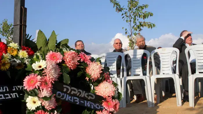 הלוויתו של אלי הורוביץ, גבעת השלושה, נובמבר 2011