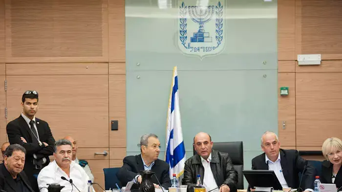 שר הביטחון אהוד ברק , וחבר הכנסת שאול מופז בוועדת חוץ וביטחון, נובמבר 2011 שר הביטחון אהוד ברק , וחבר הכנסת שאול מופז בוועדת חוץ וביטחון, נובמבר 2011