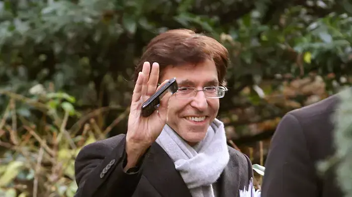 אליו די רופו, שצפוי להתמנות לראש ממשלת בלגיה, לאחר פגישה עם ראשי המפלגות בבריסל, 5 בדצמבר 2011