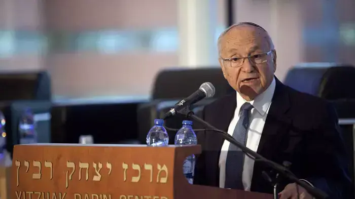 שר המשפטים יעקב נאמן בכנס לציון 15 שנה לסנגוריה הציבורית, נובמבר 2011