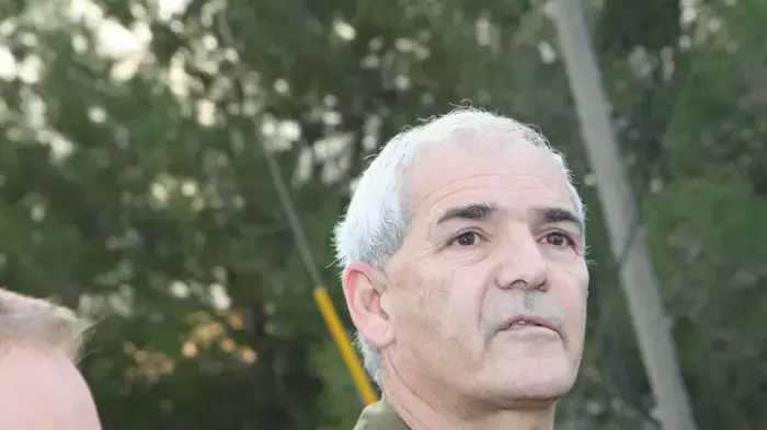האלוף אבי מזרחי בתדרוך על הכניסה של המתנחלים לירדן אתמול בלילה בבסיס צהל חטמ"ר אפרים , דצמבר 2011 האלוף אבי מזרחי בתדרוך על הכניסה של המתנחלים לירדן אתמול בלילה בבסיס צהל חטמ"ר אפרים , דצמבר 2011