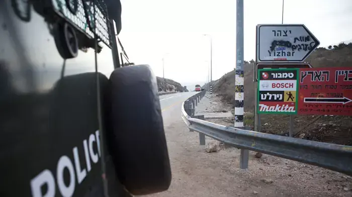 כוחות גדולים הגיעו לפנות את המאחז מצפה יצהר, דצמבר 2011