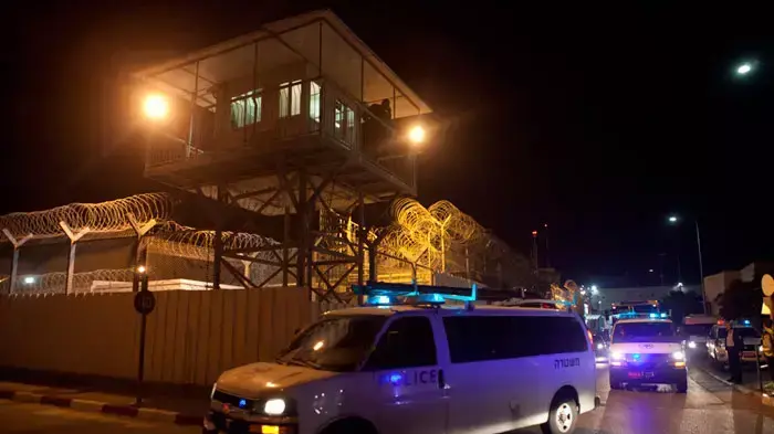 עסקת שליט החלק השני, אסירים ביטחוניים יוצאים בכלא איילון, דצמבר 2011 עסקת שליט החלק השני, אסירים ביטחוניים יוצאים בכלא איילון, דצמבר 2011