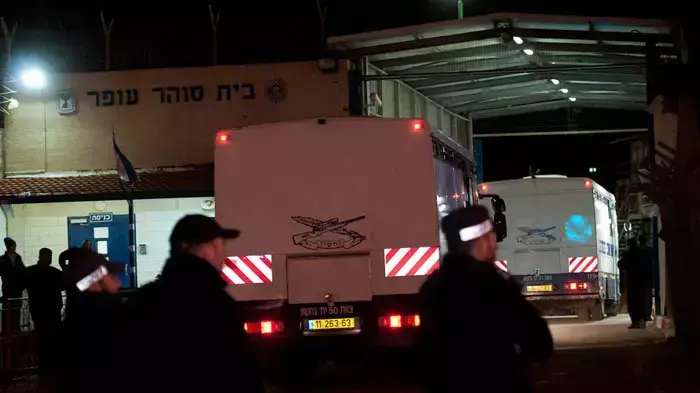 עסקת שליט החלק השני, אסירים ביטחוניים יוצאים מכלא עופר, דצמבר 2011 עסקת שליט החלק השני, אסירים ביטחוניים יוצאים מכלא עופר, דצמבר 2011
