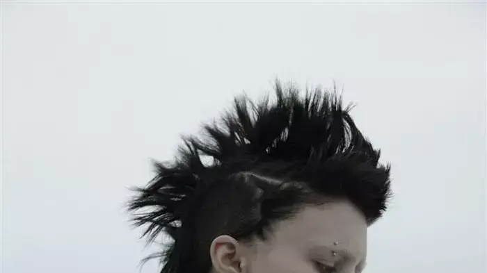 רוני מארה מככבת בסרט 'נערה עם קעקוע דרקון' (2011) רוני מארה מככבת בסרט 'נערה עם קעקוע דרקון' (2011)