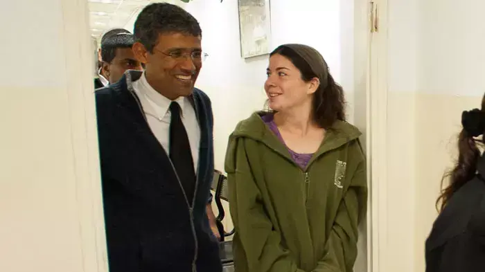 הארכת מעצר של שתי חשודות בכניסה לבסיס צבאי, דצמבר 2011 הארכת מעצר של שתי חשודות בכניסה לבסיס צבאי, דצמבר 2011