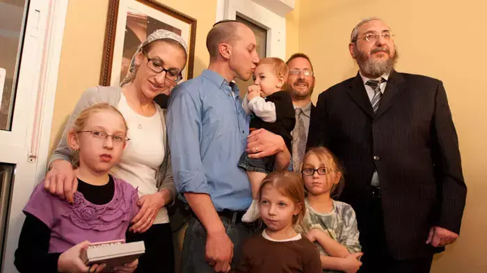 הדלקת נר שביעי בבית משפחת מרגוליס בבית שמש, דצמבר 2011 הדלקת נר שביעי בבית משפחת מרגוליס בבית שמש, דצמבר 2011