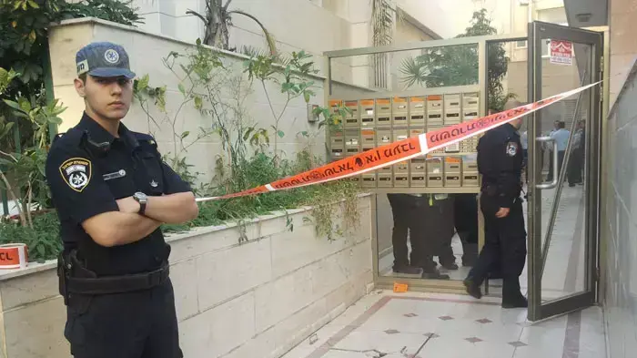 גופה נשרפה ברחוב דיזינגוף בתל אביב, דצמבר 2011 גופה נשרפה ברחוב דיזינגוף בתל אביב, דצמבר 2011