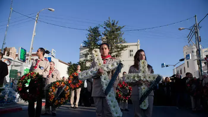 מסע הלווייתו של עו"ד גבי קדיס, שנרצח ביפו ע"י דקירה, ינואר 2012 מסע הלווייתו של עו"ד גבי קדיס, שנרצח ביפו ע"י דקירה, ינואר 2012