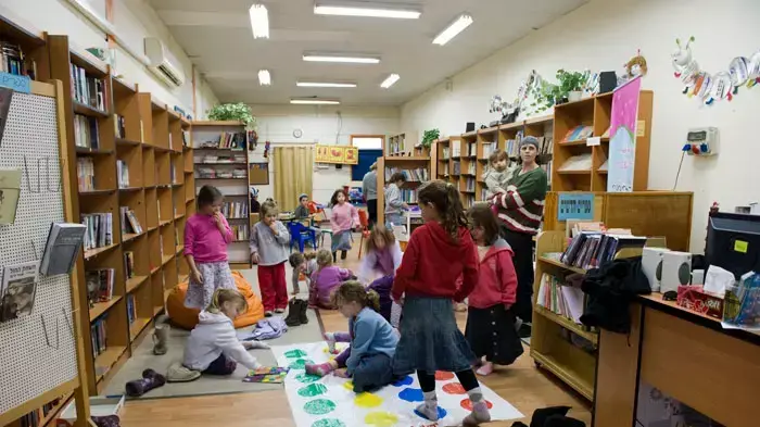 ספריה בנווה צוף, ינואר 2012 ספריה בנווה צוף, ינואר 2012