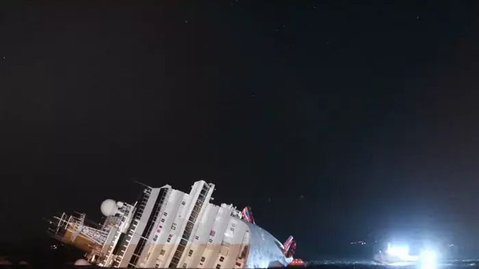 ספינת התענוגות קוסטה קונקורדיה טובעת, ינואר 2012