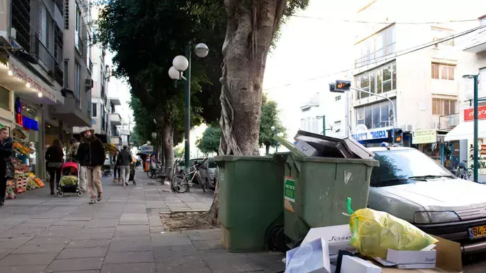 זבל ברחובות תל אביב ביום השביתה של הרשויות המקומיות, ינואר 2012 זבל ברחובות תל אביב ביום השביתה של הרשויות המקומיות, ינואר 2012
