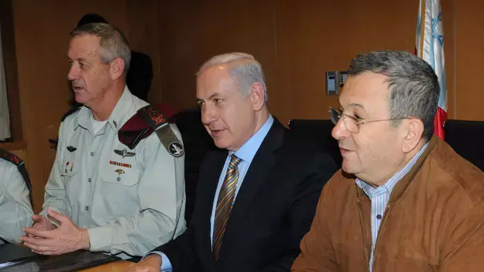 ראש הממשלה, מר בנימין נתניהו ושר הביטחון, מר אהוד ברק בישיבת המטכ"ל של צה?ל, ינואר 2012 ראש הממשלה, מר בנימין נתניהו ושר הביטחון, מר אהוד ברק בישיבת המטכ"ל של צה?ל, ינואר 2012