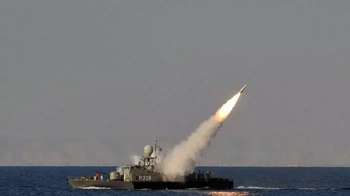 תרגיל של צבא אירן, מיצרי הורומוז, דצמבר 2011