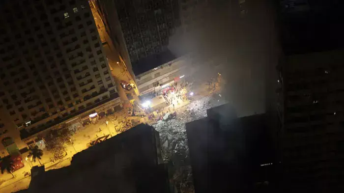 קריסת שני בניינים במרכז ריו ד ז'נרו, ברזיל, 26 בינואר 2012 קריסת שני בניינים במרכז ריו ד ז'נרו, ברזיל, 26 בינואר 2012