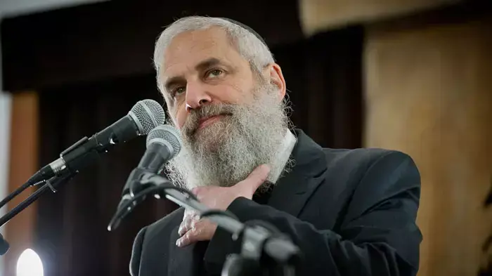 הרב יהודה בן ישי באזכרה של משפחת פוגל, ינואר 2012 הרב יהודה בן ישי באזכרה של משפחת פוגל, ינואר 2012