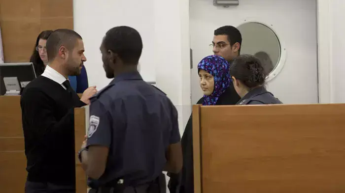 האם החורגת, חנאן מלחם, החשודה בכליאת בתו של בן זוגה 9 שנים בביתם שבקלקיליה, בהארכת מעצר, ינואר 2012 האם החורגת, חנאן מלחם, החשודה בכליאת בתו של בן זוגה 9 שנים בביתם שבקלקיליה, בהארכת מעצר, ינואר 2012
