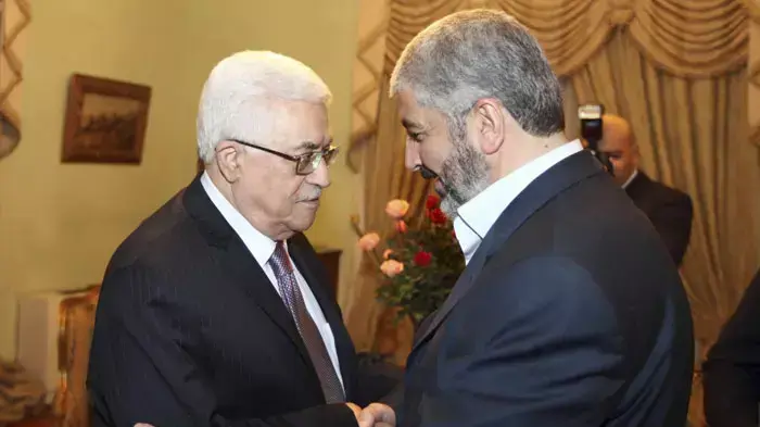 אבו מאזן ומשעל חתמו על הסכם ממשלת אחדות
