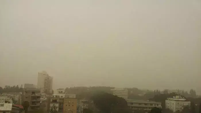 אובך ברחובות, פברואר 2012 אובך ברחובות, פברואר 2012