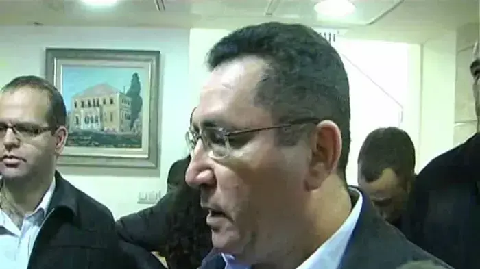 נמשכים המאמצים לסיום השביתה הכללית במשק
