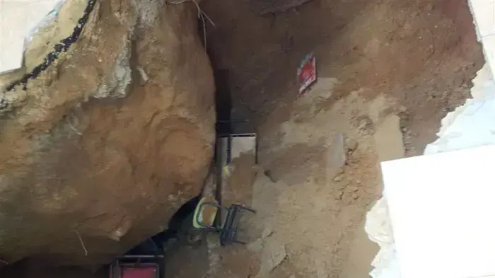 רצפה קרסה בבית ספר בבני ברק, אין נפגעים, פברואר 2012 רצפה קרסה בבית ספר בבני ברק, אין נפגעים, פברואר 2012